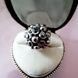 Elegant Silver Cluster Ring